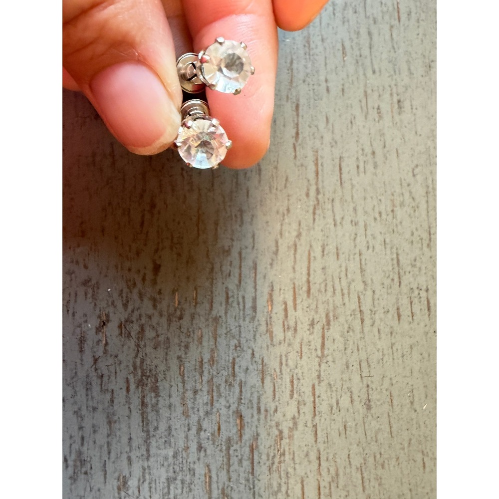 Silver Tone Clear Round Crystal Stud Earrings Screw Back Solitaire Minimalist